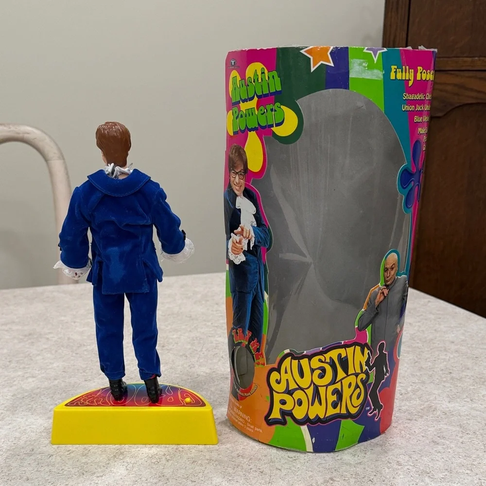 TRENDMASTERS 1998 AUSTIN POWERS FULL POSABLE DOLL & WORKING TALKING STAND IN BOX - Picture 6 of 15
